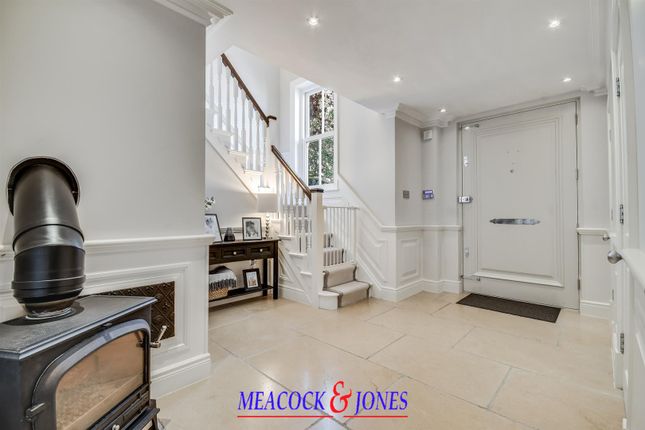 2, Penn Close, Grays photo 3