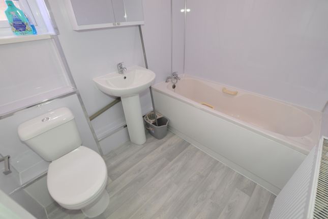 38, Grosvenor Road, London photo 4