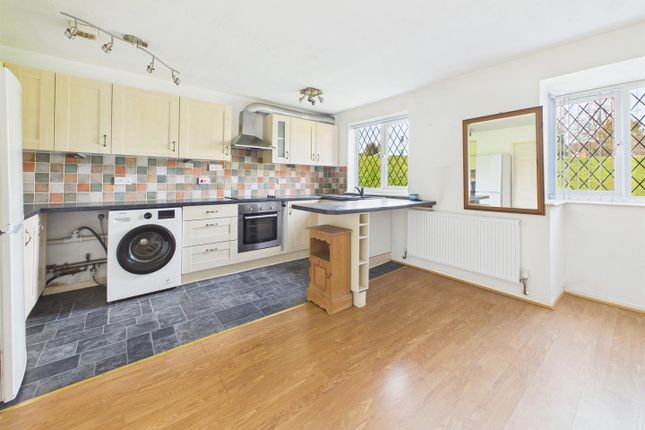 35, Ashmere Close, Reading photo 2