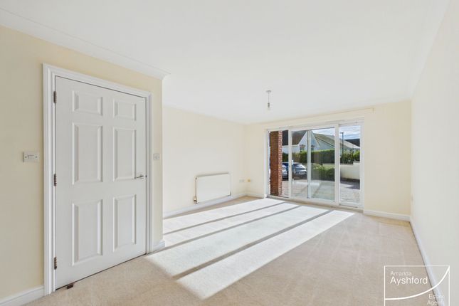 1 Sandbanks, Cliff Park Road, Paignton photo 2