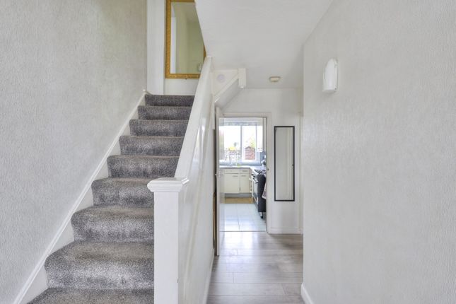 80, Pinewood Road, Northamptonshire photo 4