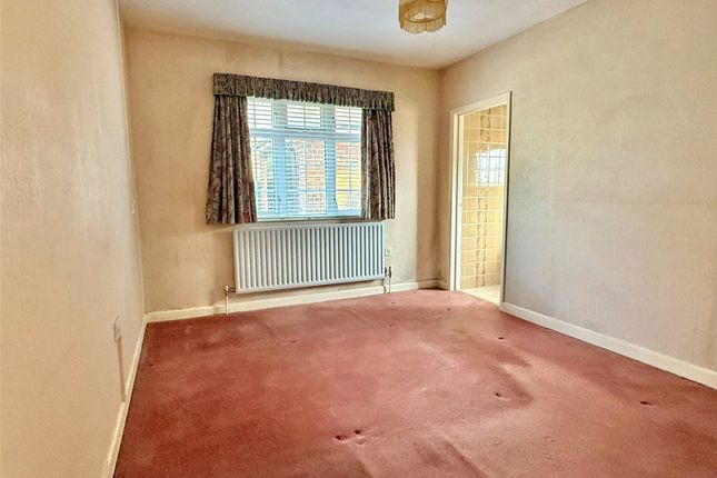 10, Park Close, Lymington photo 4