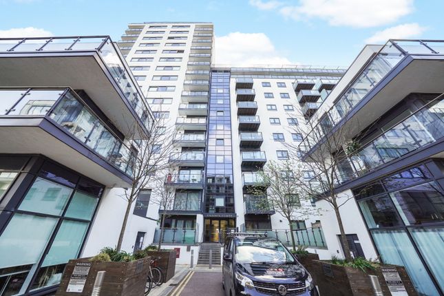 Thumbnail Flat for sale in Knights Tower, Wharf Street, London