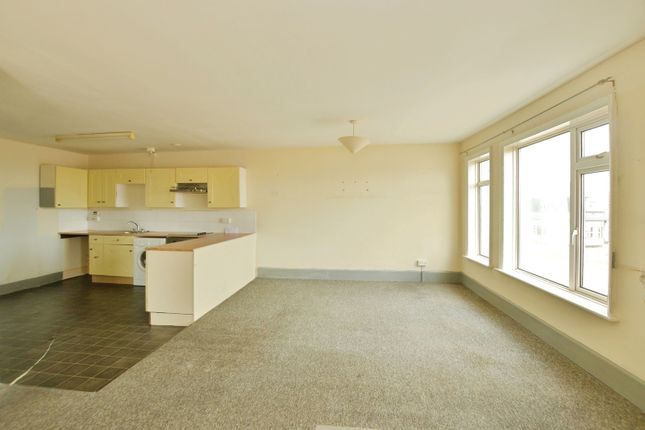 First Floor Flat, 5, Dunes Road, Kent photo 4