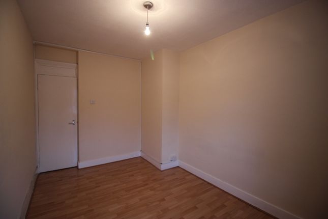 Flat for sale in Three Colt Street, London