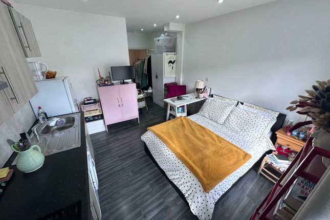 Studio to rent in Bethnal Green Road, Bethnal Green, London