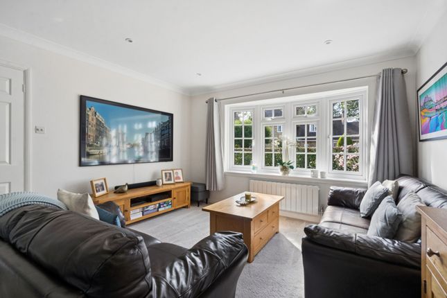 15 Bracken Close, Slough photo 3