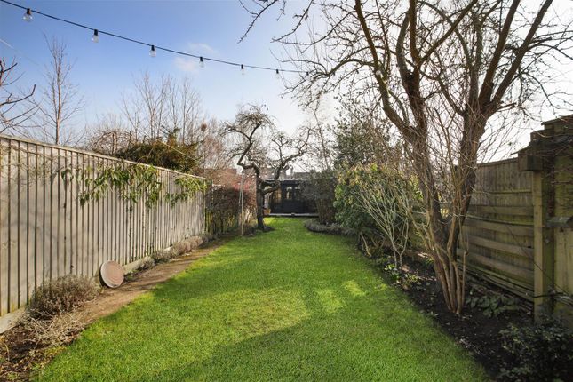 Terraced house for sale in Hemingford Road, Cambridge