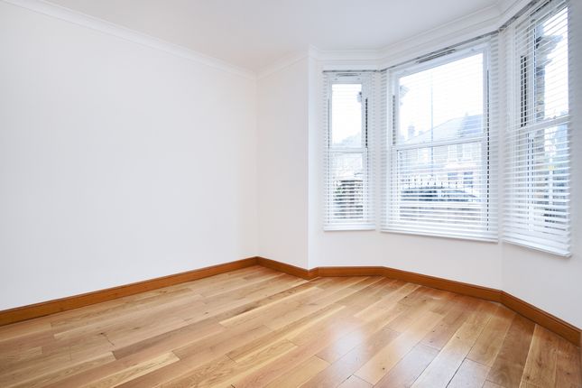 Flat 2 Shaftesbury House, 16a, Perry Hill, London photo 2