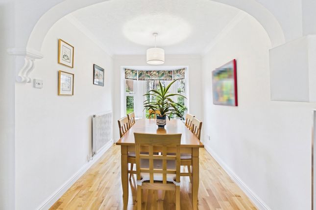 17 Elgar Way, Horsham photo 3