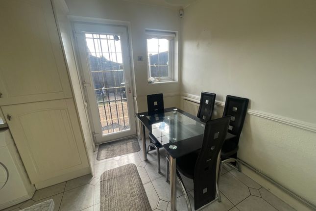 00, Briar Road, Romford photo 5