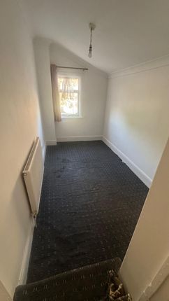 4, Brooke Road, Grays photo 4