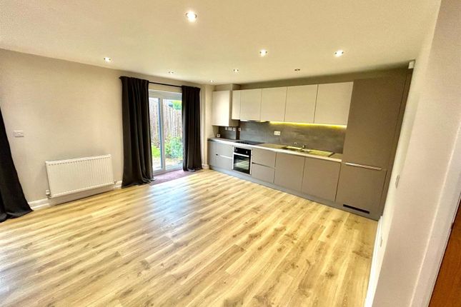 Thumbnail Flat to rent in Lemont Road, Totley Rise, Sheffield