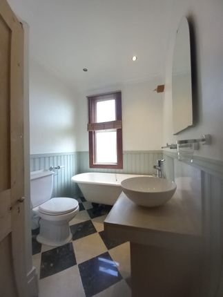 6 Bronson Road,, Bronson Road, Wimbledon Chase photo 5