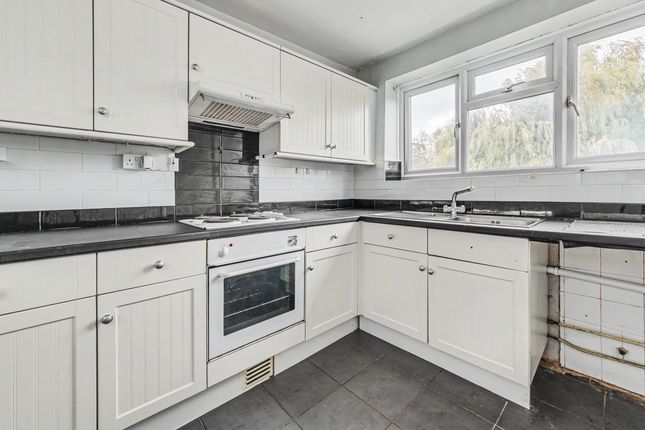 7, Northolt photo 5