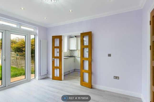 Eastcote Avenue, Harrow photo 3