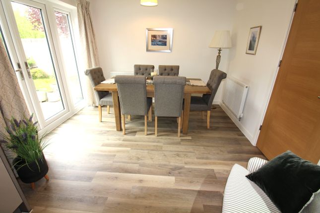 19, Wellington Way, Milton-under-Wychwood photo 4