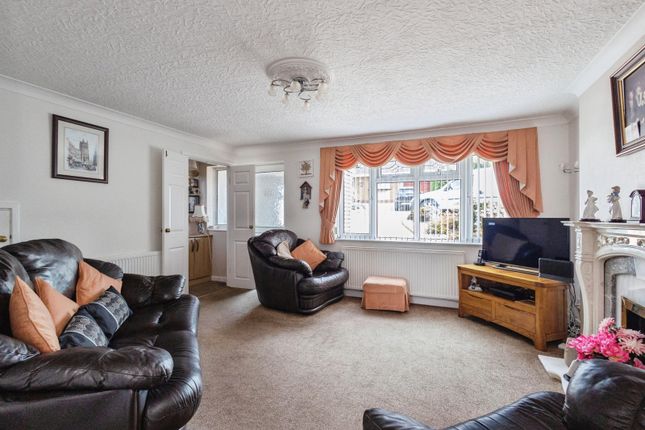 10, Mayfair Close, Greater Manchester photo 4