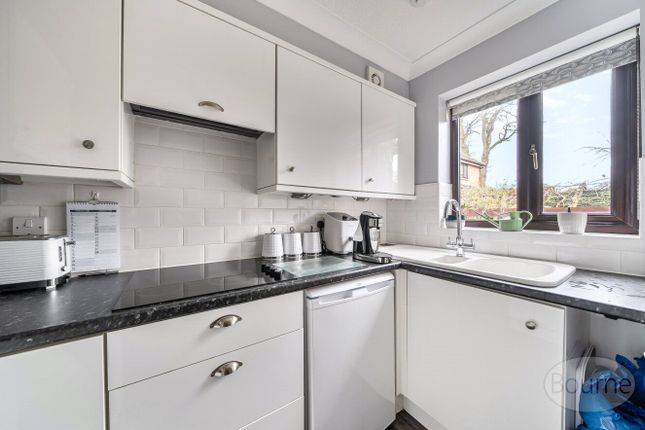 12, Candleford Gate, Liphook photo 3
