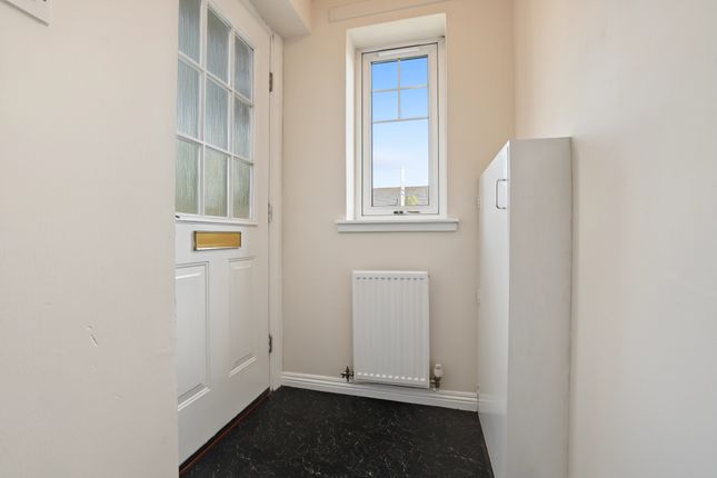 55, Lomond Court, Coatbridge photo 3