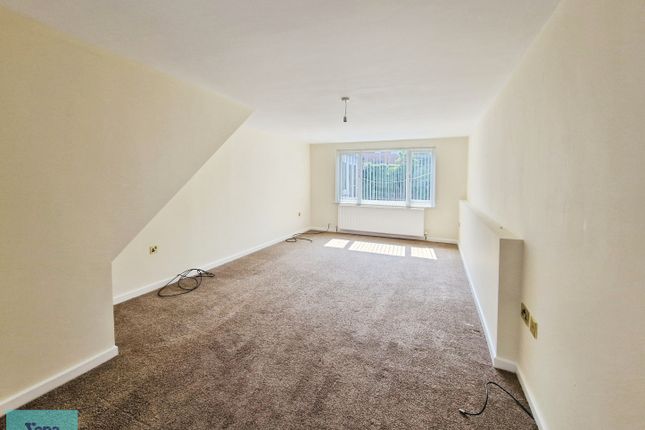 2, Harvey Close, Finningley, Doncaster photo 3