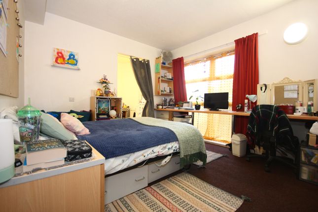 Flat B8, Leighton Hall, Preston photo 3