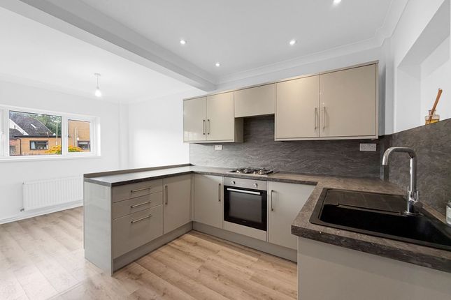 33 Heol Trecastell, Caerphilly photo 4