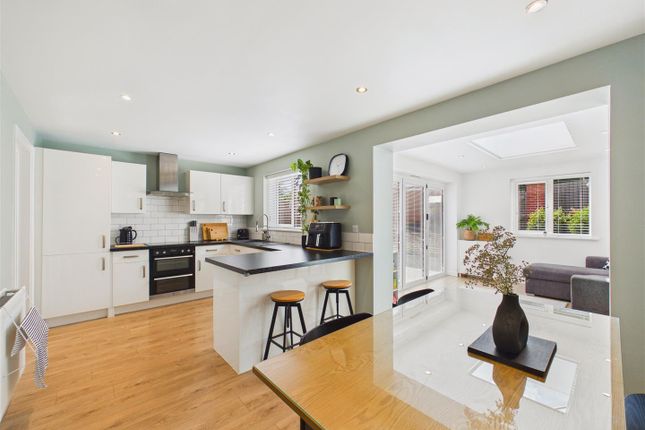 2, Metcalfe Drive, Cottingham photo 2