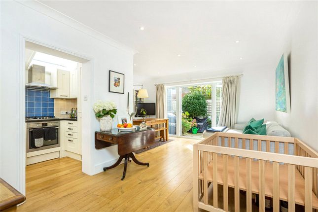 Flat for sale in Broughton Road, Fulham