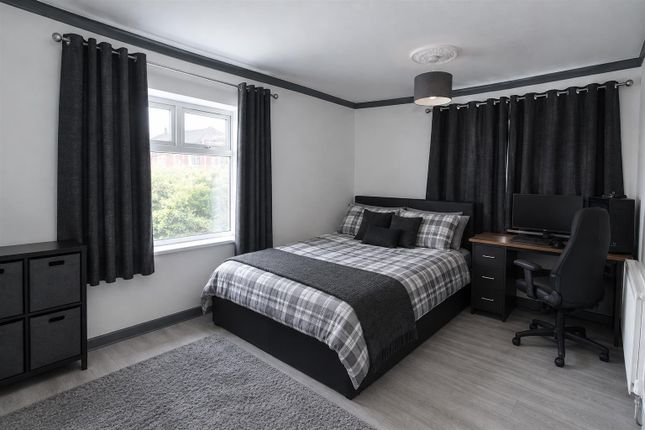 16, Robert Street, Cardiff photo 5