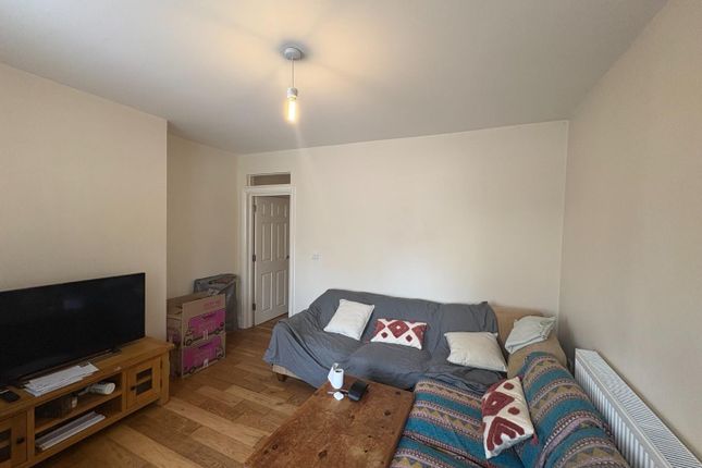 GFF, 27b, Nags Head Hill, Bristol photo 4