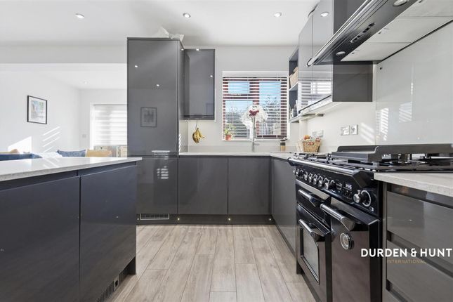 4 Lympstone Close, Westcliff-On-Sea photo 2