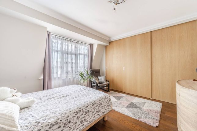 Thumbnail Flat for sale in Pennine Drive, Cricklewood, London