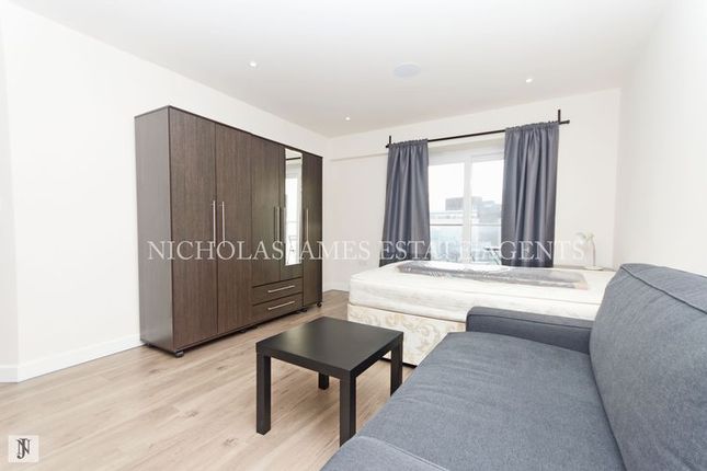 Flat 15 Chapman House, 24 Aerodrome Road, London photo 3