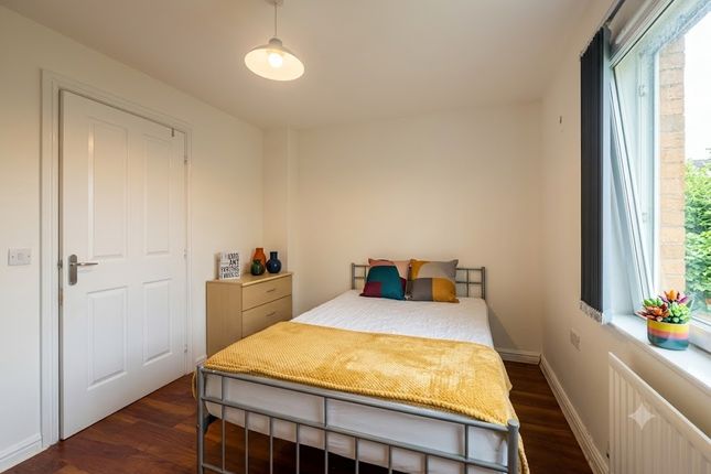 23, Hitchen Street, Manchester photo 2