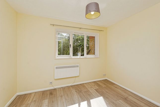 Flat 37, Castle Court,, Sydenham Road, London photo 4