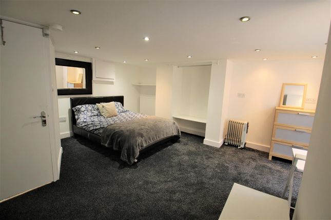 Mayville Place, Leeds photo 5