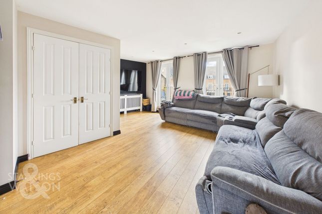 122 Mountbatten Drive, Norwich photo 4