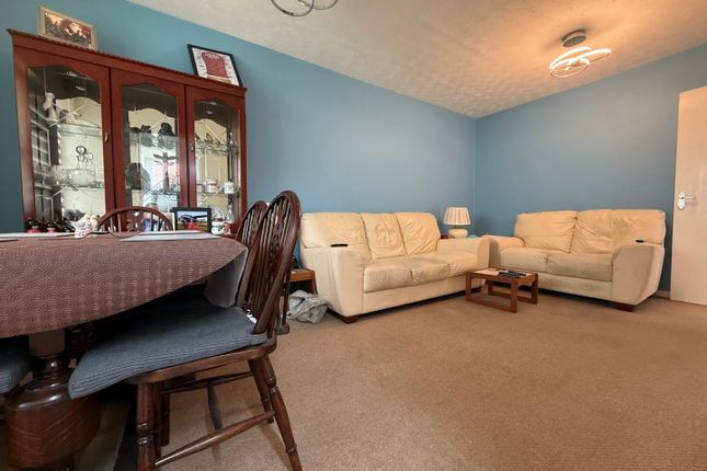 57, Hedgeway, Northampton photo 4