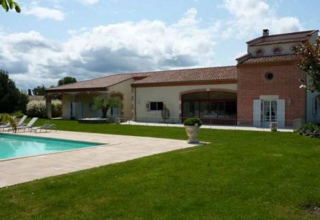 Thumbnail Villa for sale in Valence, Midi-Pyrenees, 82400, France