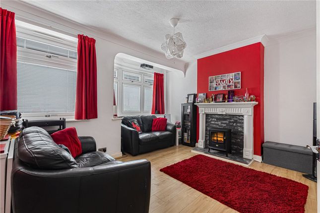 2, Barnesdale Crescent, Kent photo 2