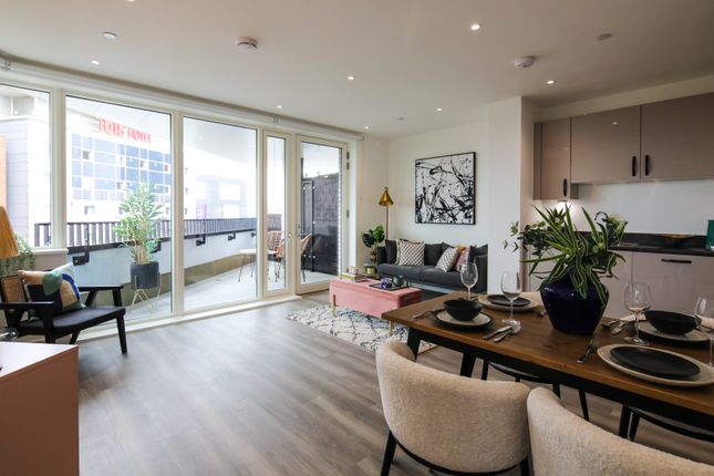 Thumbnail Flat for sale in South Way, Wembley