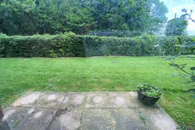 4 Chantry Court, Woods Avenue, Hatfield photo 5