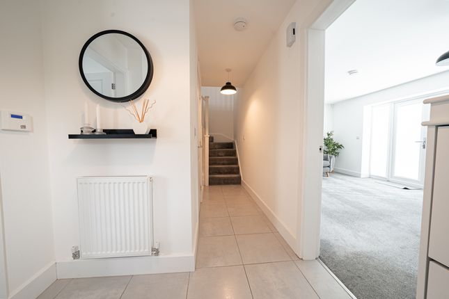 1 Holt Way, Leicester photo 4