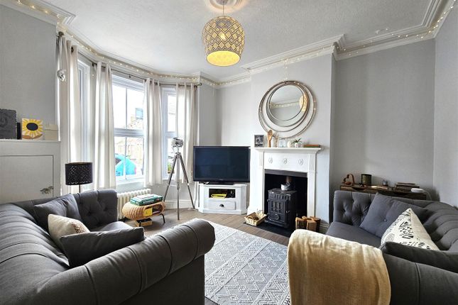 24, Lysons Road, Aldershot photo 2