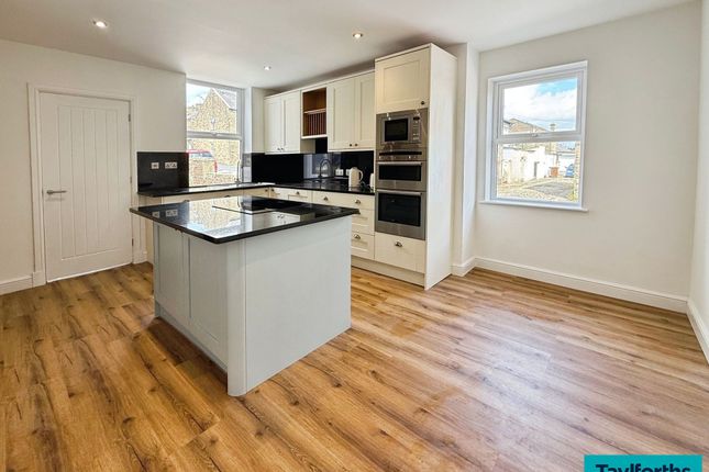 2 Riverside Terrace, Barnoldswick photo 2