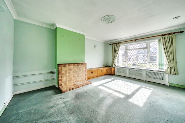 61, Willow Drive, Wellesbourne photo 2