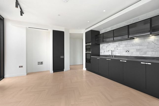 S2402 One Crown Place, 19, Sun Street, London photo 2