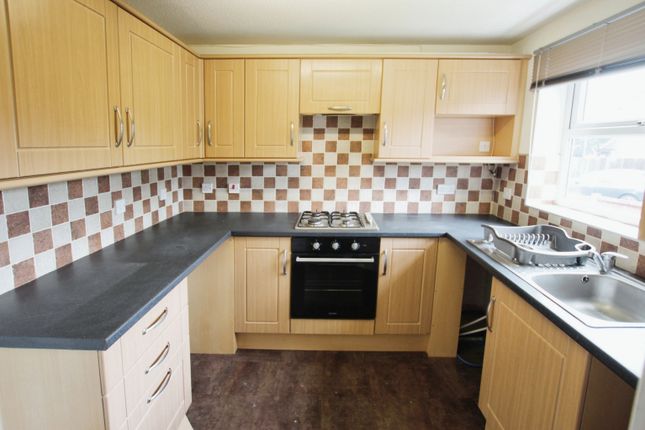 8, Shire Green, St Helens photo 4