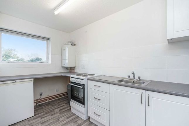 17, Tangley Park Road, Hampton photo 3